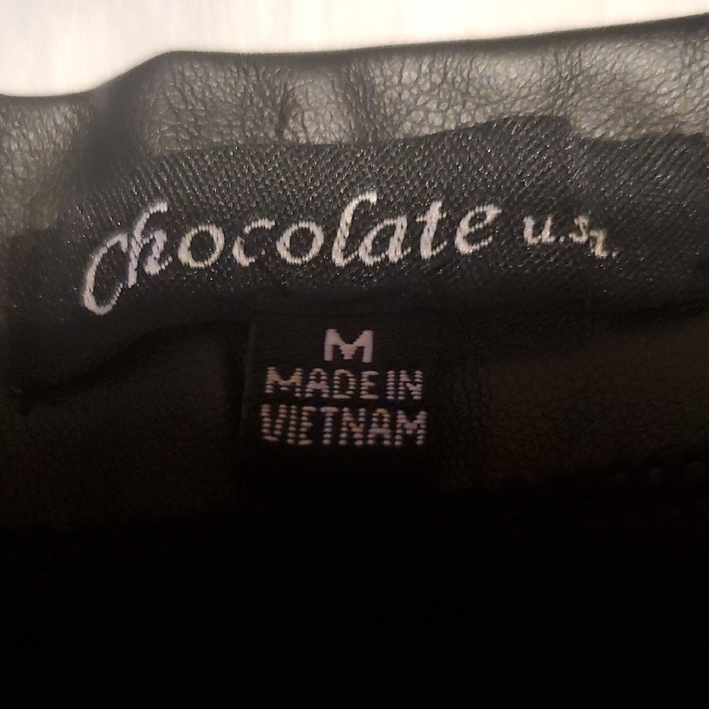 Chocolate Designer Black Leather Mini Skirt With Front Zipper - Picture 2 of 7